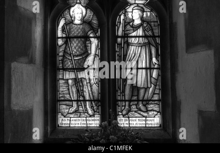 Nachtfenster aus dem Templer. St Mary the Virgin Church, St Briavels, Forest of Dean, Großbritannien. Stockfoto