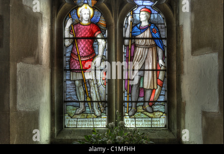 Nachtfenster aus dem Templer. St Mary the Virgin Church, St Briavels, Forest of Dean, Großbritannien. Stockfoto