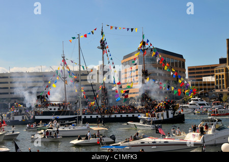 Gasparilla Piraten Boot während Festival Tampa Florida Hillsborough River Stockfoto