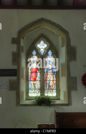 Nachtfenster aus dem Templer. St Mary the Virgin Church, St Briavels, Forest of Dean, Großbritannien. Stockfoto