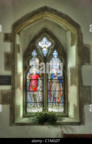 Nachtfenster aus dem Templer. St Mary the Virgin Church, St Briavels, Forest of Dean, Großbritannien. Stockfoto