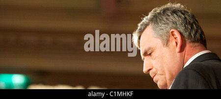 Premier und Labour-Partei Führer, Gordon Brown geben eine Rede in der Bürgerinnen und Bürger UK Parlamentswahlen Baugruppe. London, England Stockfoto