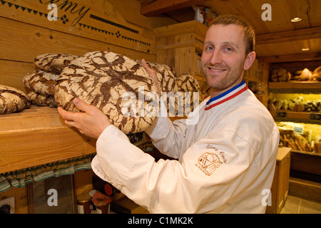 Frankreich Haute Savoie Megeve Winter Resort Remy Coste 31 Jahre Gründer & Besitzer von drei Bäckereien in Megeve & Umgebung Stockfoto