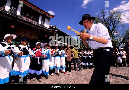 China, Provinz Yunnan, Lijiang, Weltkulturerbe der UNESCO, Naxi-Tanz Stockfoto