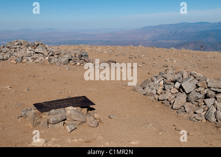 Blick auf den Gipfel des Mount San Antonio, (Mt. Baldy), S. San Gabriel Mountains, Los Angeles County, Kalifornien, USA Stockfoto