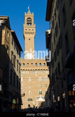 Florenz, Italien. Der Palazzo Vecchio und der Turm auf der Piazza della Signoria. Stockfoto