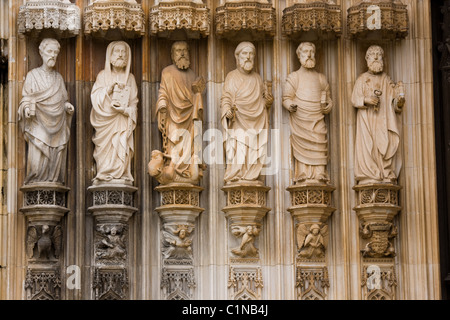 Aufwändige Tür am Kloster von Batalha aka Mosteiro de Batalha, Portugal Stockfoto