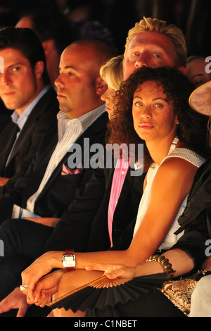 Boris Becker, Lilly Kerssenberg Kaviar Gauche Modenschau im Fashion-Zelt - Front Row Mercedes Benz Fashion Week Berlin Stockfoto