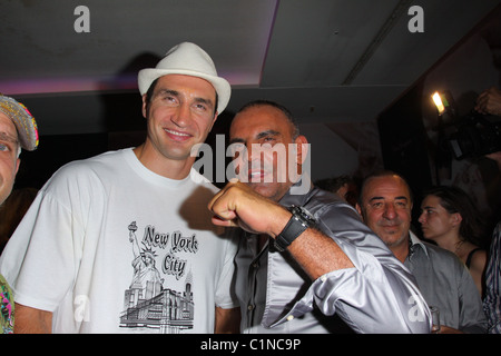 Wladimir Klitschko, Christian Audigier Ed Hardy Night im Felix club Mercedes-Benz Fashion Week Berlin Frühjahr/Sommer 2010 Stockfoto