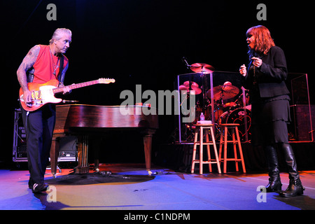 Pat Benatar und Ehemann Neil Giraldo "Hard Rock Live" Konzert im Seminole Hard Rock Hotel and Casino Stockfoto