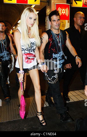 Marc Terenzi, Gina Lisa Lohfink Underground Catwalk in einer u-Bahn Mercedes Benz Fashion Week Berlin Frühjahr/Sommer 2010 Stockfoto