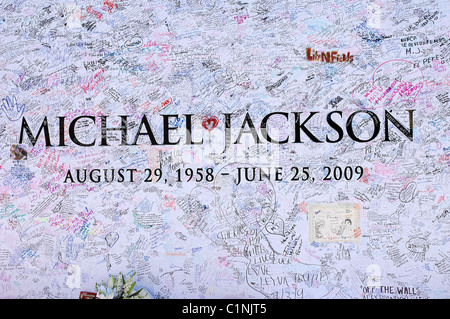 ÜBER 17.000 FANS zum besuchen JACKSON MEMORIAL werden mehr als 17.000 Fans von MICHAEL JACKSON die Chance zum Abschied bekommen. Stockfoto