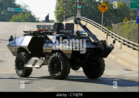 Humvee Tank in jährlichen Tampa Florida Gasparilla Piraten Festival Parade Stockfoto