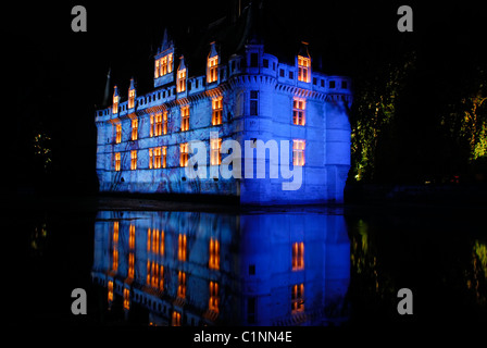 Frankreich, Indre et Loire, Azay le Rideau, das Schloss beleuchtet, während Les Imaginaires Show Stockfoto