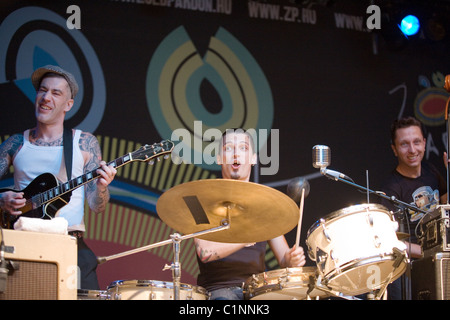 Mitglieder der Band Mystery Gang führen auf das Konzert in Budapest, Ungarn, 2010. Stockfoto