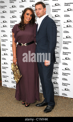 Tamara Ecclestone und Robert Montague The Serpentine Gallery Sommerfest statt in der Serpentine Gallery London, England- Stockfoto