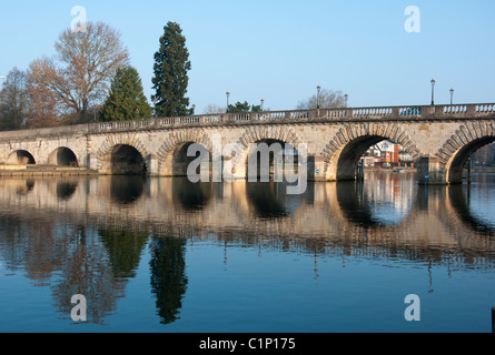 Brücke über den Fluss Themse in Maidenhead, Berkshire. England. Stockfoto