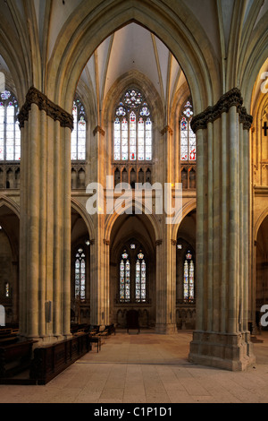 Regensburg, Dom St. Peter, Blick von Norden Durch Das Mittelschiff Stockfoto