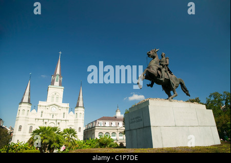 St. Louis Cathedral und Equestrian Statue von Andrew Jackson im Jackson Square Park, New Orleans Stockfoto