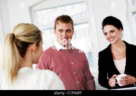 Geschäftsleute treffen im Büro Stockfoto