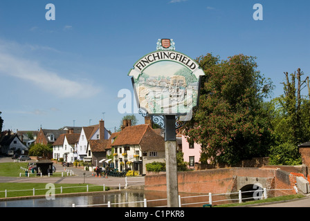 England, Essex, Finchingfield, unterzeichnen und Brücke über den Fluss Pant Stockfoto