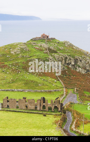 Nordirland, Causeway-Küste, Murlough Bay, Torr Head Look Out, mit Mull of Kintyre im Hintergrund Stockfoto