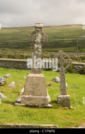 Republik von Irland, kreuzt Fanore, Burren, Celtic im Friedhof Stockfoto