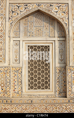 Detail des Itmad-Ud-Daulah Grabmal, auch bekannt als Baby Taj Mahal, Agra, Indien Stockfoto