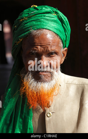 Porträt von einem Sikh Mann in traditioneller Kleidung, Indien Stockfoto