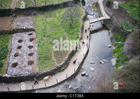 Hurdano Fluss; El Gasco Dorf; Las Hurdes Bereich; Cáceres Provinz; Region Extremadura; Spanien Stockfoto