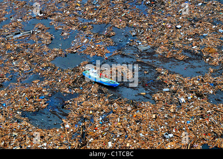 Eine Luftaufnahme von Schäden an Wakuya, Japan nach einem Erdbeben der Stärke 9,0 und der nachfolgende Tsunami Bereich verwüstet Stockfoto