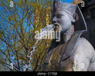 Paris, Frankreich, öffentliche Brunnen, Place de Chatelet "Fontaine du Palmier', 1806 von Fran-Çois-Jean Bralle, Stockfoto