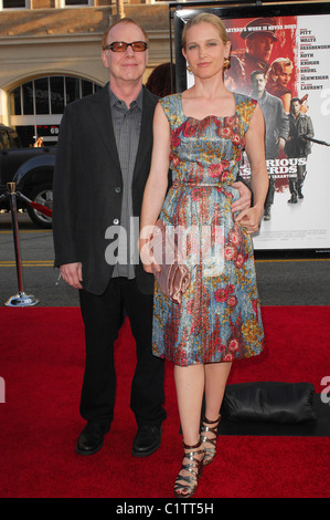 Danny Elfman und Bridget Fonda Los Angeles Premiere von Inglourious Basterds Premiere statt im The Grauman Chinese Theatre- Stockfoto