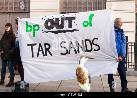 Demonstranten außerhalb der BP-Zentrale in London. Stockfoto