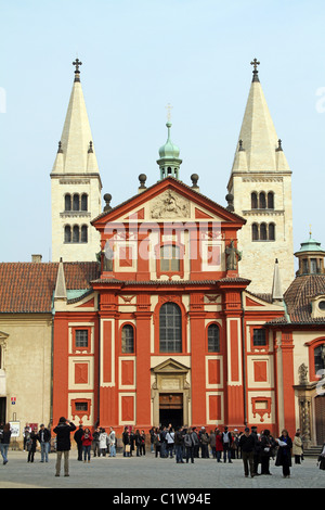 St.-Georgs Basilika auf der Prager Burg in Prag, Tschechische Republik Stockfoto