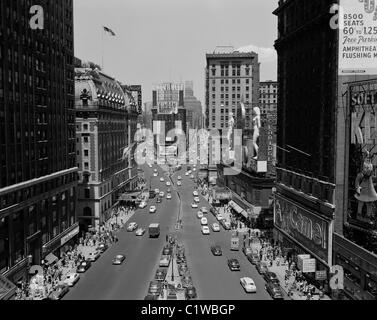 USA, New York State, New York City Times Square mit Hotel Astor links Stockfoto