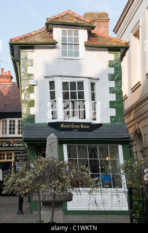 Crooked House Tee Zimmer im Windsor, Berkshire, Großbritannien Stockfoto