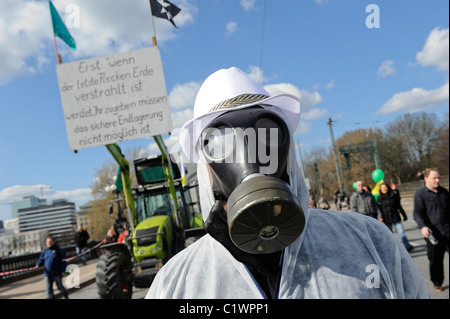 Deutschland Hamburg 2011 am 26. März große Kundgebung und öffentlichen Sitzung im Rathaus Markt gegen Atomkraft nach Fukushima Unfall Stockfoto