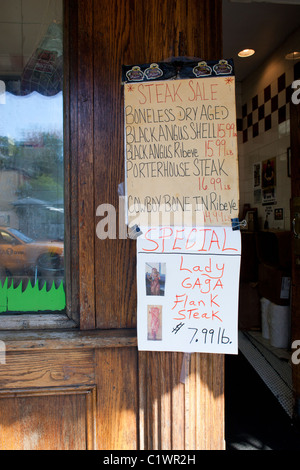 Handschriftliche Notiz von Lady Gaga Flanke Steak zum Verkauf im Restaurant im West Village in New York City. Stockfoto