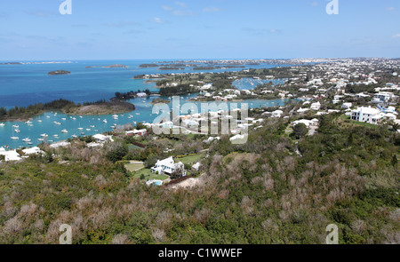 Luftaufnahme des Juden Bay, Riddells Bay und Granaway tief in Bermuda. Stockfoto