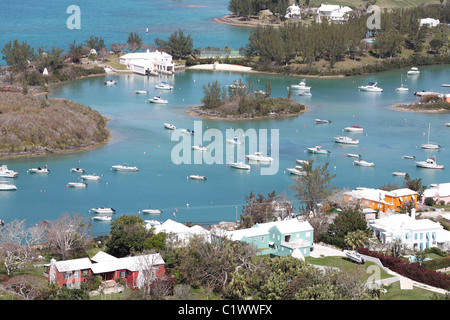 Luftaufnahme des Juden Bay, Riddells Bay und Granaway tief in Bermuda. Stockfoto