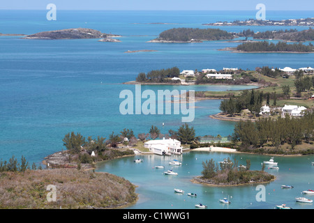 Luftaufnahme des Juden Bay, Riddells Bay und Granaway tief in Bermuda. Stockfoto