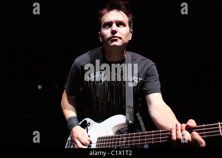 Blink 182 führen im ersten Midwest Bank Amphitheater in Tinley Park, Illinois, USA - 15.08.09 (): Rob Grabowski Stockfoto