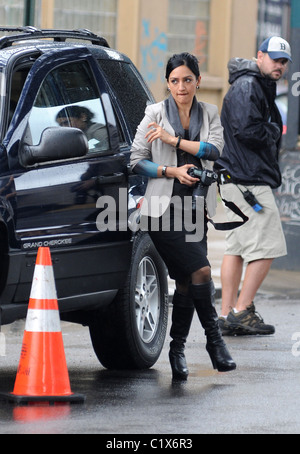 Archie Panjabi filmt Szenen für "The Good Wife" New York City, USA - 28.08.09 Stockfoto