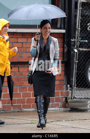 Archie Panjabi filmt Szenen für "The Good Wife" New York City, USA - 28.08.09 Stockfoto