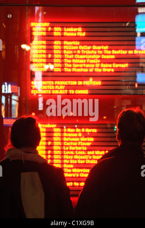 TKTS Ticketstand verkauft Broadway und Off-Broadway-shows zu ermäßigten Preisen, Times Square, New York City Stockfoto