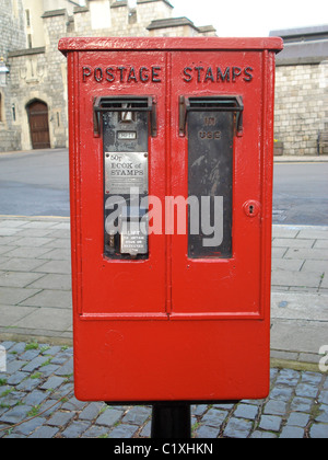 Briefmarke Abgabe / Verkaufsautomat, Windsor, UK Stockfoto