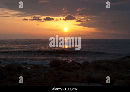 Sonnenuntergang über Chlorakas Pafos-Zypern Stockfoto