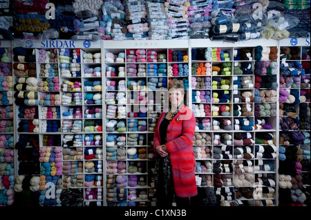 "Clare" Wolle Shop, -ein unabhängiger vor Ort im Besitz Kleinunternehmen, Aberystwyth Wales UK Stockfoto