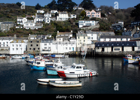 HAFEN VON POLPERRO IM ZEITIGEN FRÜHJAHR. CORNWALL UK. Stockfoto